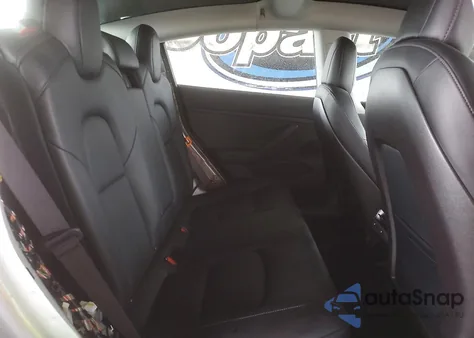 2018 Tesla Model 3 z USA, uszkodzony, nr VIN 5YJ3E1EB1JF083357